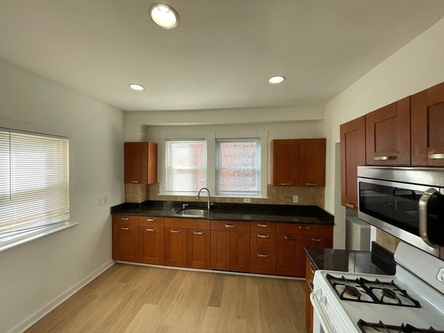 34 Channing St 2, Newton, MA 02458
