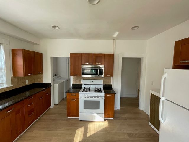 34 Channing St 2, Newton, MA 02458