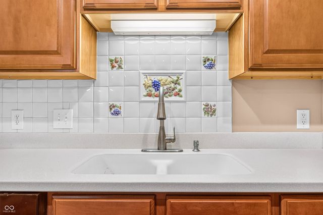 6509 Emerald Hill Court 310, Indianapolis, IN 46237