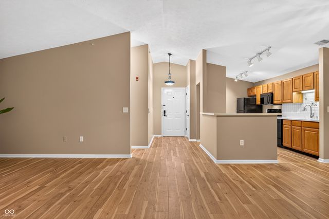 6509 Emerald Hill Court 310, Indianapolis, IN 46237
