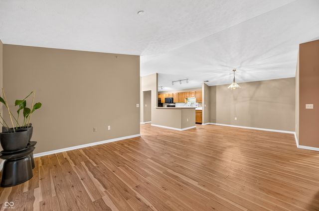 6509 Emerald Hill Court 310, Indianapolis, IN 46237