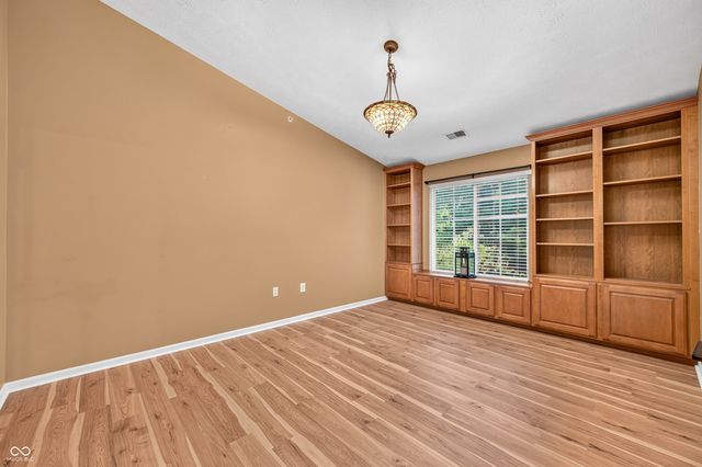 6509 Emerald Hill Court 310, Indianapolis, IN 46237