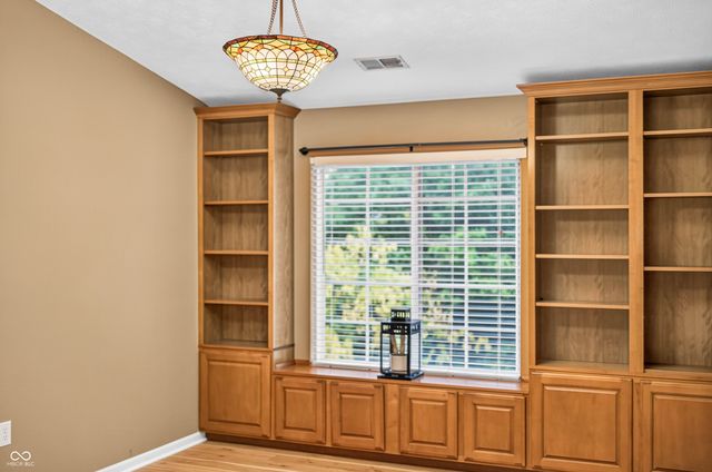 6509 Emerald Hill Court 310, Indianapolis, IN 46237