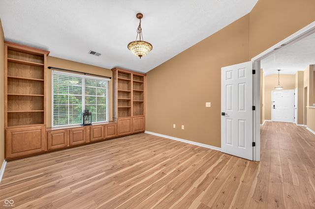6509 Emerald Hill Court 310, Indianapolis, IN 46237