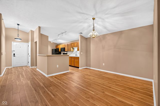 6509 Emerald Hill Court 310, Indianapolis, IN 46237