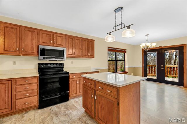 1192 Quiver Court, Lake Sherwood, MO 63357