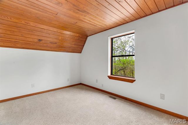 1192 Quiver Court, Lake Sherwood, MO 63357