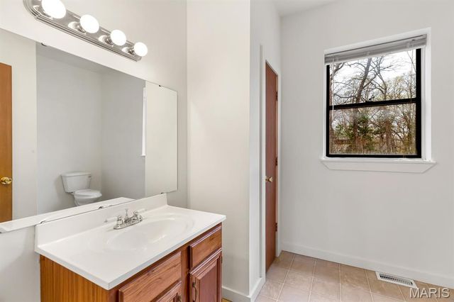 1192 Quiver Court, Lake Sherwood, MO 63357