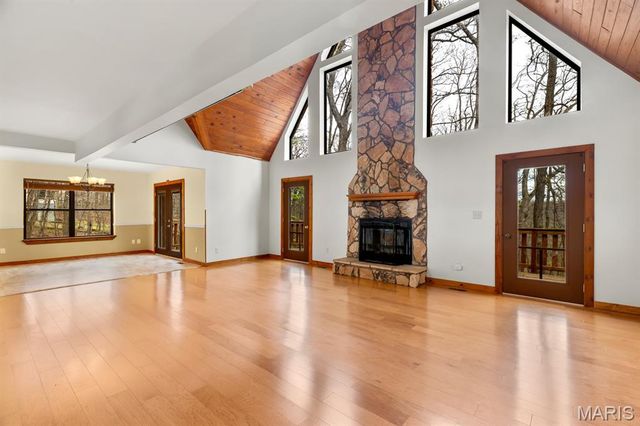 1192 Quiver Court, Lake Sherwood, MO 63357