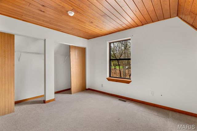 1192 Quiver Court, Lake Sherwood, MO 63357