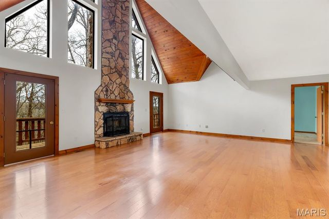 1192 Quiver Court, Lake Sherwood, MO 63357