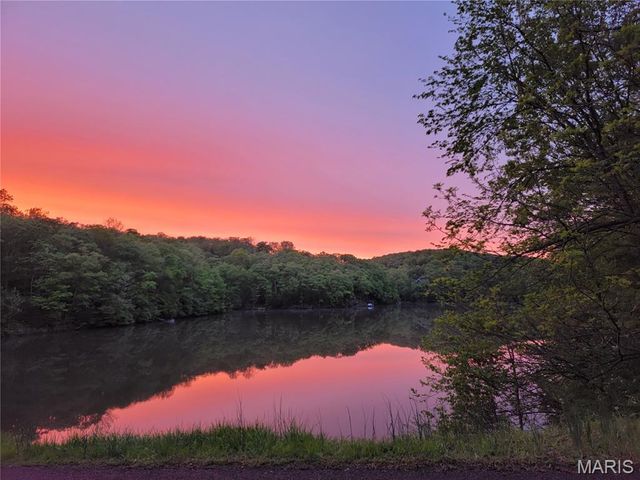 1192 Quiver Court, Lake Sherwood, MO 63357