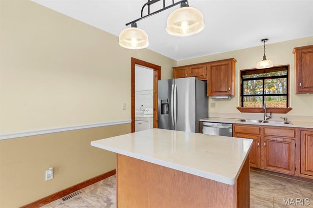 1192 Quiver Court, Lake Sherwood, MO 63357