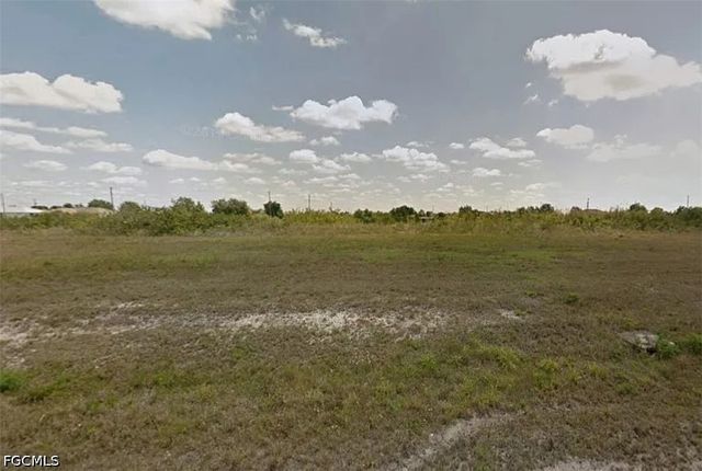1927 NW 9th PL, Cape Coral, FL 33993