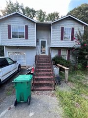 5568 Bradley Circle, Lithonia, GA 30038