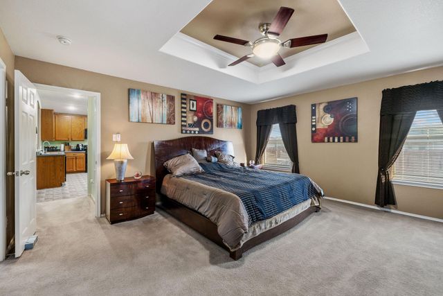 102 Camellia DR, Hutto, TX 78634