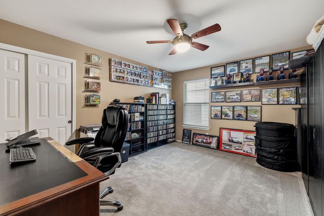 102 Camellia DR, Hutto, TX 78634