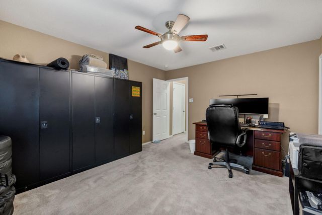 102 Camellia DR, Hutto, TX 78634