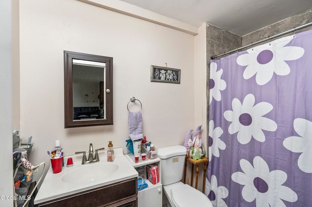 211 Clinton Avenue, Albany, NY 12210