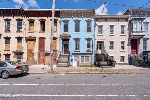 211 Clinton Avenue, Albany, NY 12210