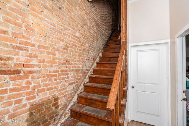 211 Clinton Avenue, Albany, NY 12210