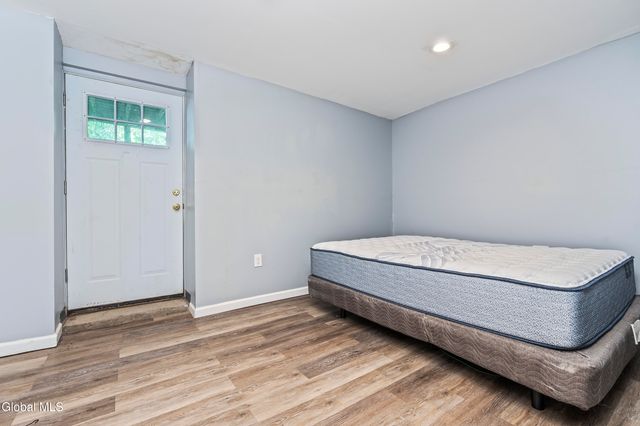 211 Clinton Avenue, Albany, NY 12210