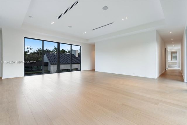 9400 SW 60th Ct, Pinecrest, FL 33156