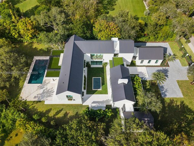 9400 SW 60th Ct, Pinecrest, FL 33156