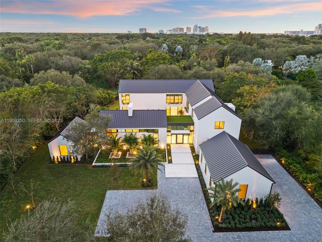 9400 SW 60th Ct, Pinecrest, FL 33156