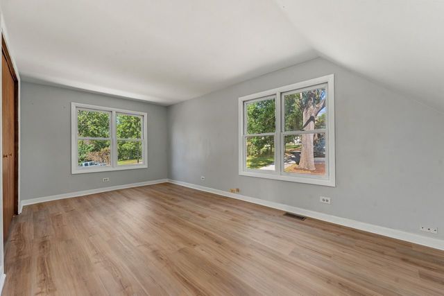 205 Hillside Drive, Island Lake, IL 60042