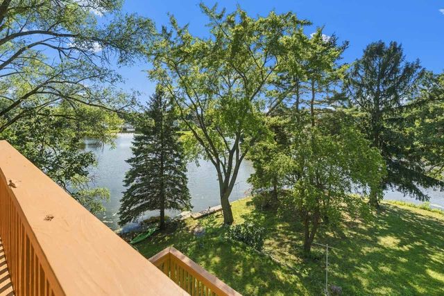 205 Hillside Drive, Island Lake, IL 60042