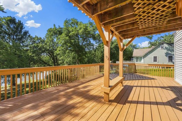 205 Hillside Drive, Island Lake, IL 60042