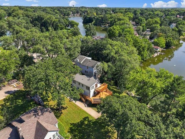 205 Hillside Drive, Island Lake, IL 60042