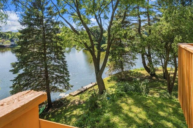 205 Hillside Drive, Island Lake, IL 60042