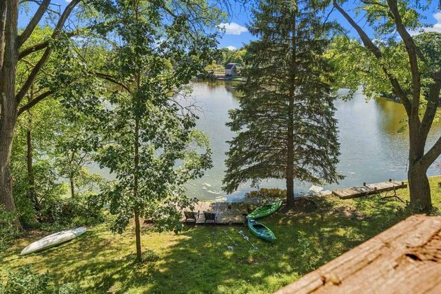 205 Hillside Drive, Island Lake, IL 60042