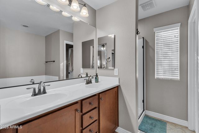 2185 E HAZELTINE Way, Gilbert, AZ 85298