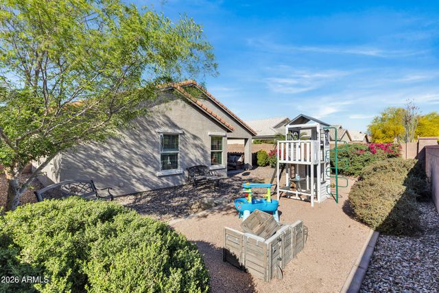 2185 E HAZELTINE Way, Gilbert, AZ 85298