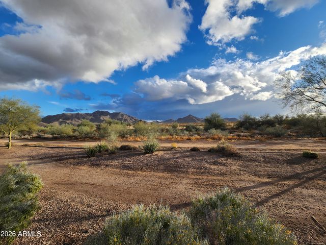 2185 E HAZELTINE Way, Gilbert, AZ 85298