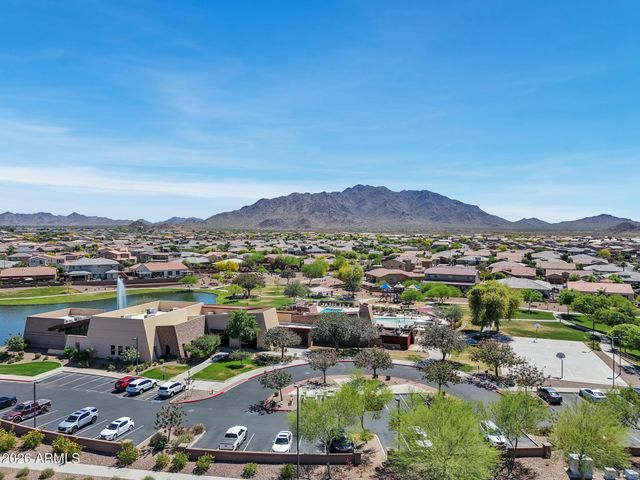 2185 E HAZELTINE Way, Gilbert, AZ 85298