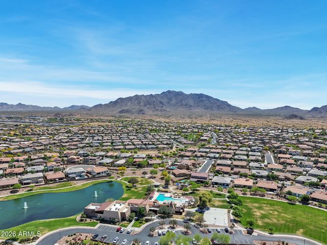 2185 E HAZELTINE Way, Gilbert, AZ 85298