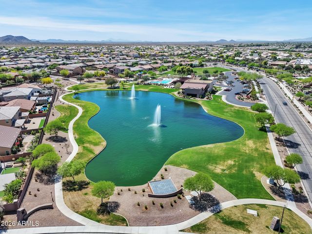 2185 E HAZELTINE Way, Gilbert, AZ 85298