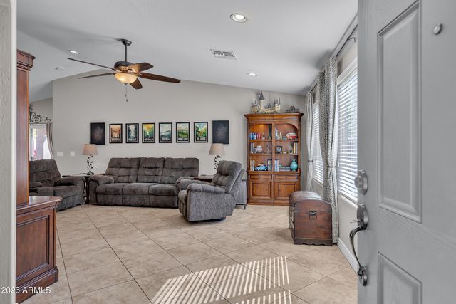 2185 E HAZELTINE Way, Gilbert, AZ 85298