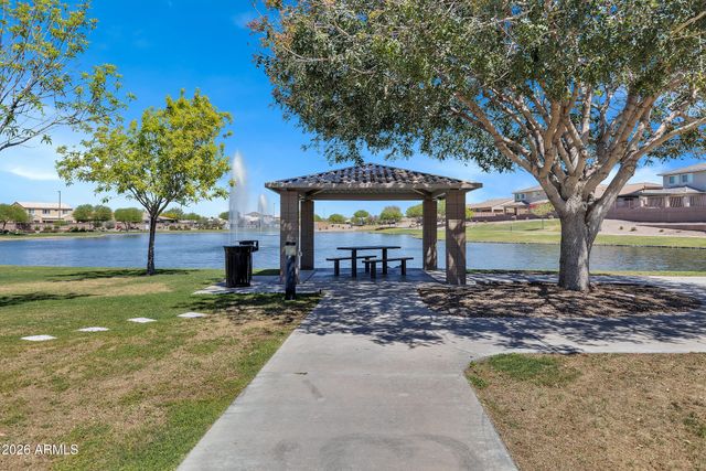 2185 E HAZELTINE Way, Gilbert, AZ 85298