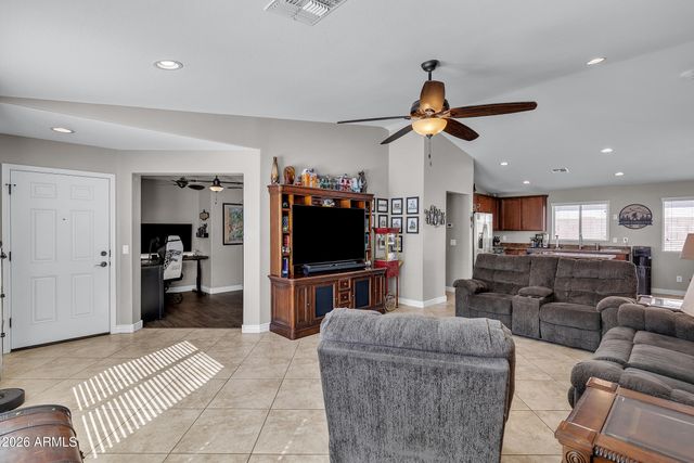 2185 E HAZELTINE Way, Gilbert, AZ 85298