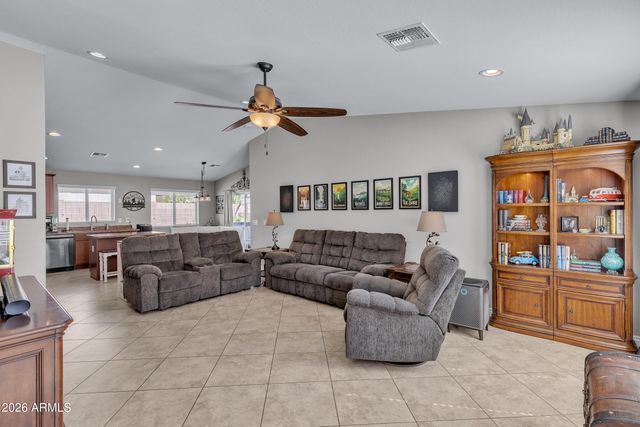 2185 E HAZELTINE Way, Gilbert, AZ 85298