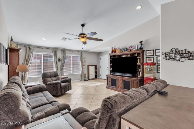 2185 E HAZELTINE Way, Gilbert, AZ 85298