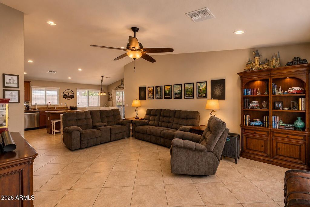 2185 E HAZELTINE Way, Gilbert, AZ 85298 — photo 5