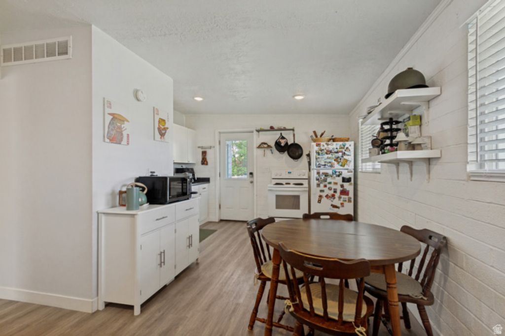 730 E GERANIUM ST, Sandy, UT 84094 — photo 3