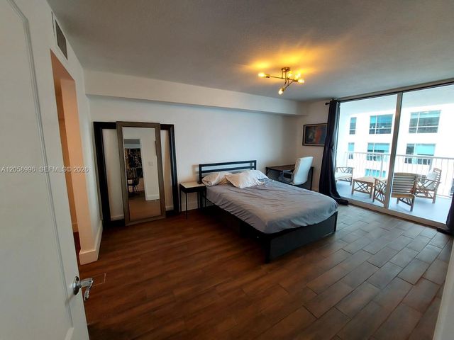 1200 Brickell Bay Drive 3708, Miami, FL 33131