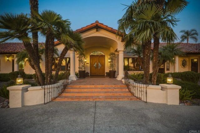 3040 Palm Hill Drive, Vista, CA 92084